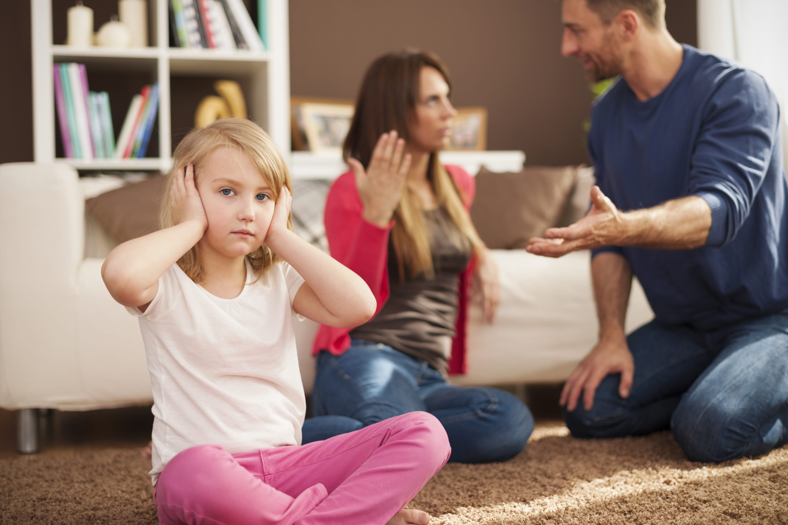 Родительские приёмы, которые портят отношения с детьми